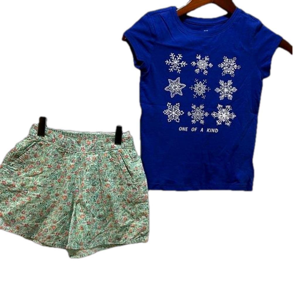 GAP kids girls SET size S 6-7 GUC floral blue &green shorts and blue top..